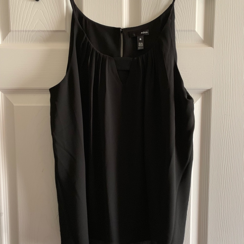 Keyhole Top - Picture 3 of 3